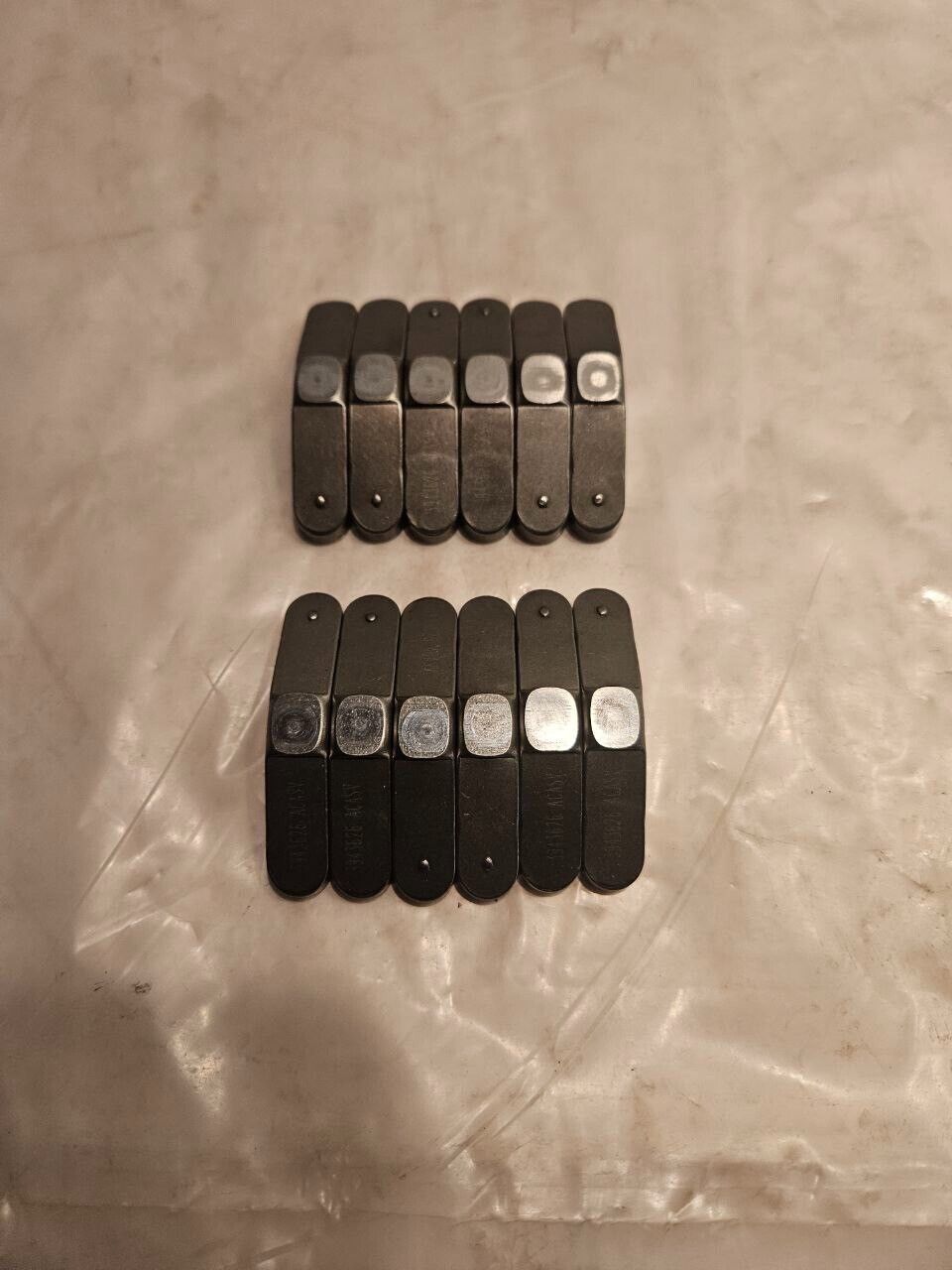 Set of 12 Cummins ISB/QSB 6.7l Crosshead Valve Bridges 3943626 OEM - 95$ Picture 1 of 4 Picture 2 of 4 Picture 3 of 4 Picture 4 of 4