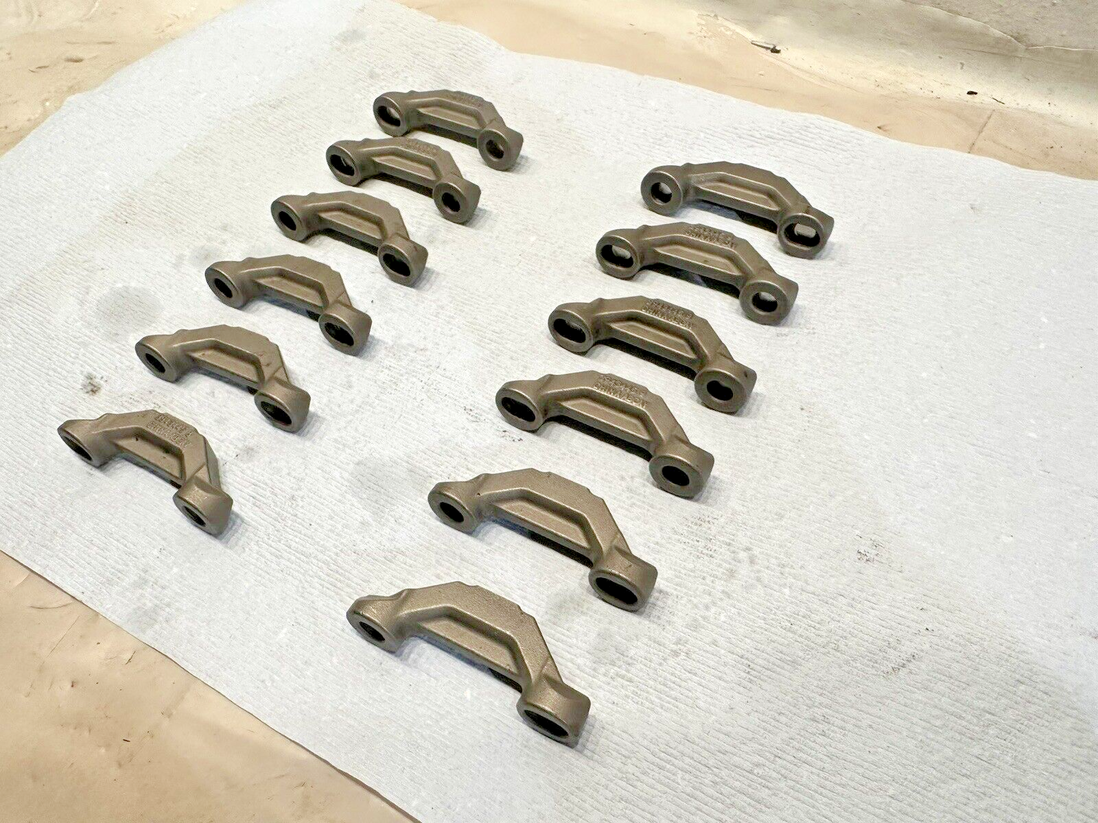 Set of 12 Cummins ISL ISC 8.3 8.9 diesel engine crosshead valves 3943445 OEM - 76.5$ Picture 1 of 4 Picture 2 of 4 Picture 3 of 4 Picture 4 of 4