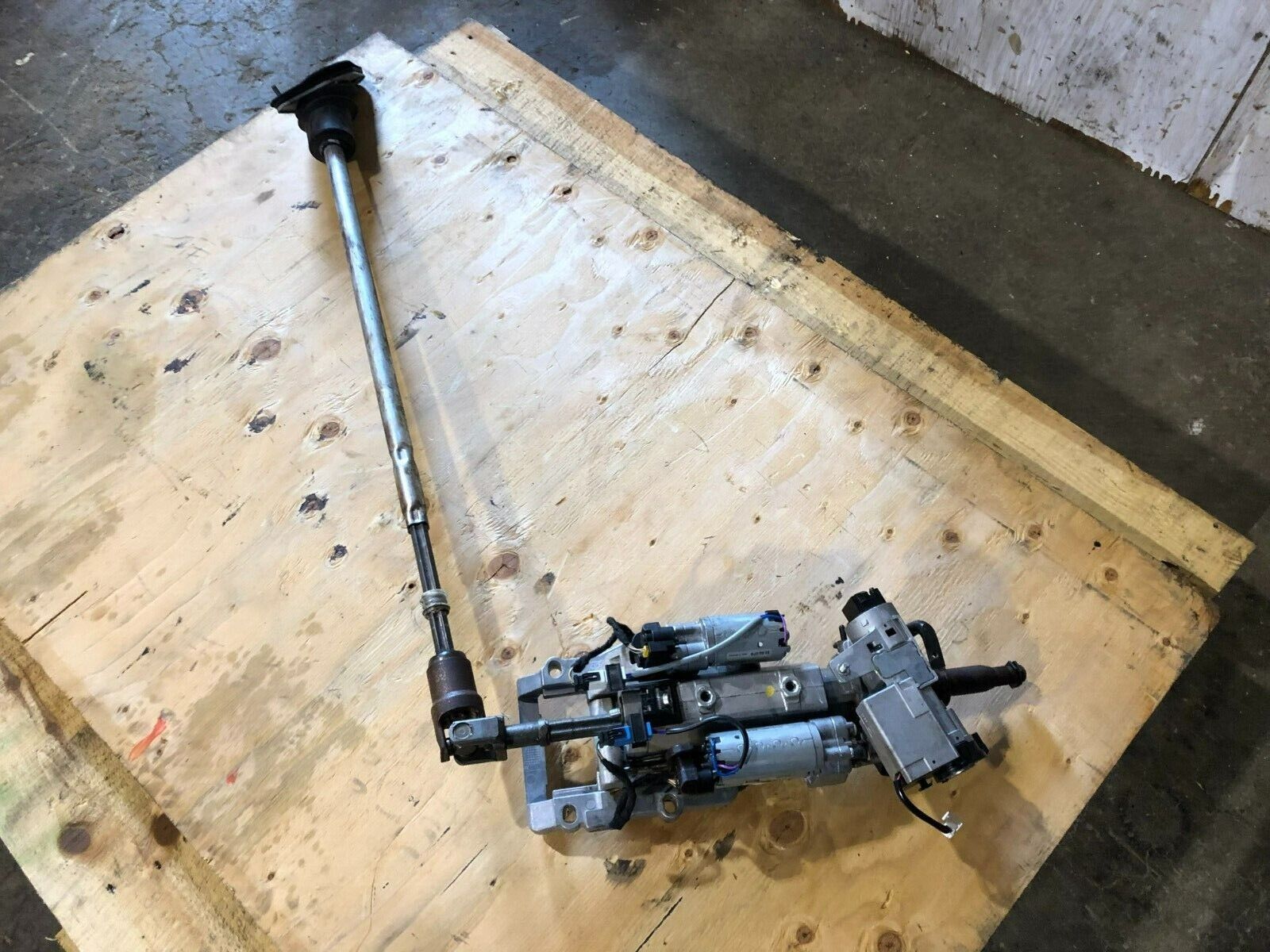 2007 MASERATI QUATTROPORTE M139 STEERING COLUMN W/ IGNITION SWITCH ZG512744 OEM