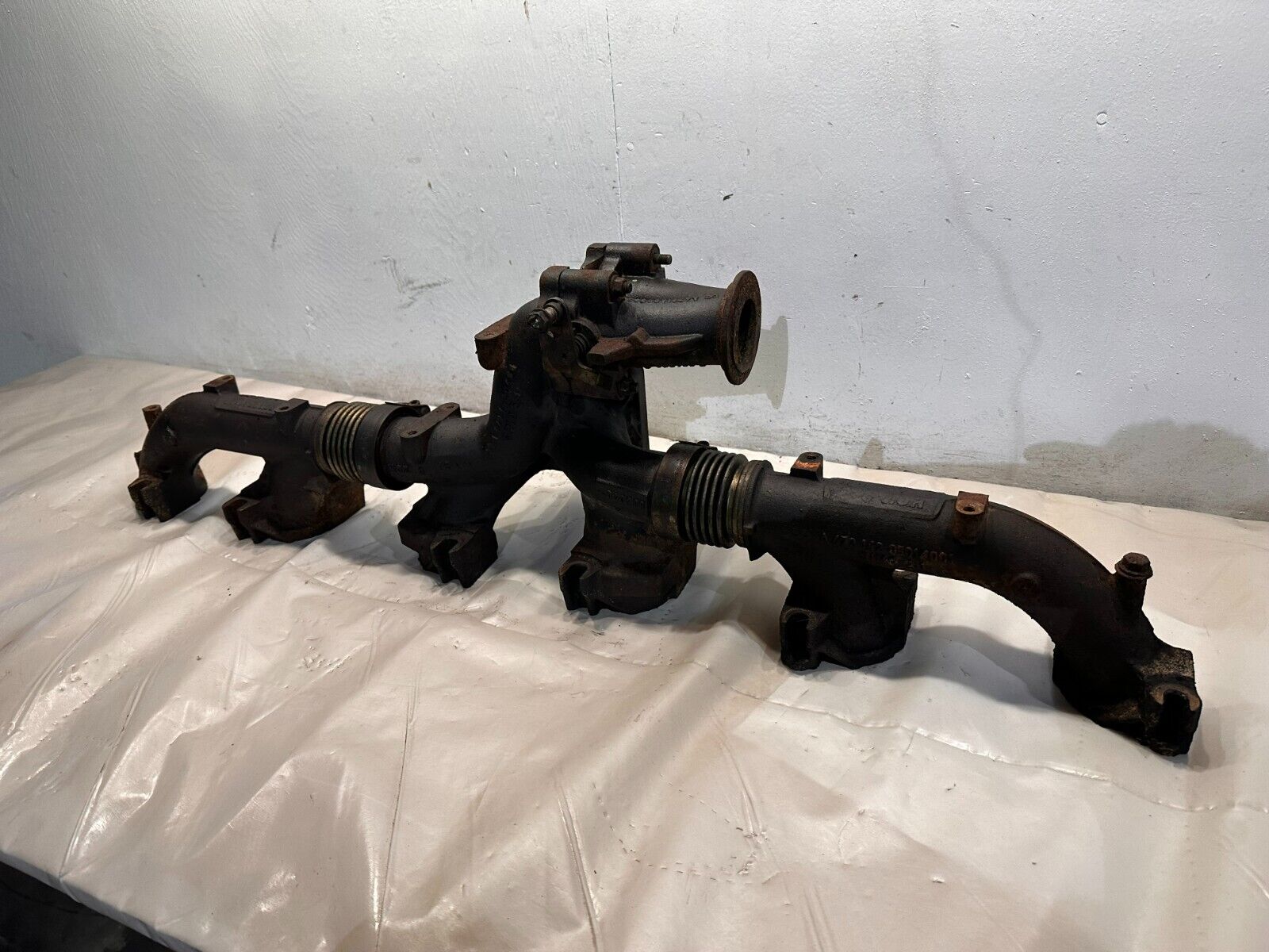 Detroit DD15 Engine Exhaust Manifold Complete Assembly P/N 4721420901 OEM