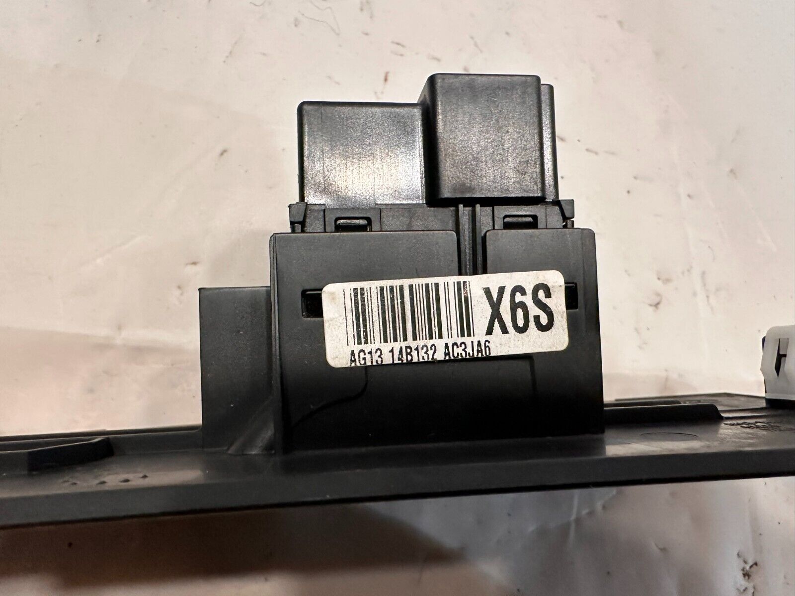 13 - 17 FORD TAURUS PASSENGER FRONT POWER DOOR WINDOW SWITCH AG13-14B132-AA OEM - 35$ Picture 1 of 5 Picture 2 of 5 Picture 3 of 5 Picture 4 of 5 Picture 5 of 5