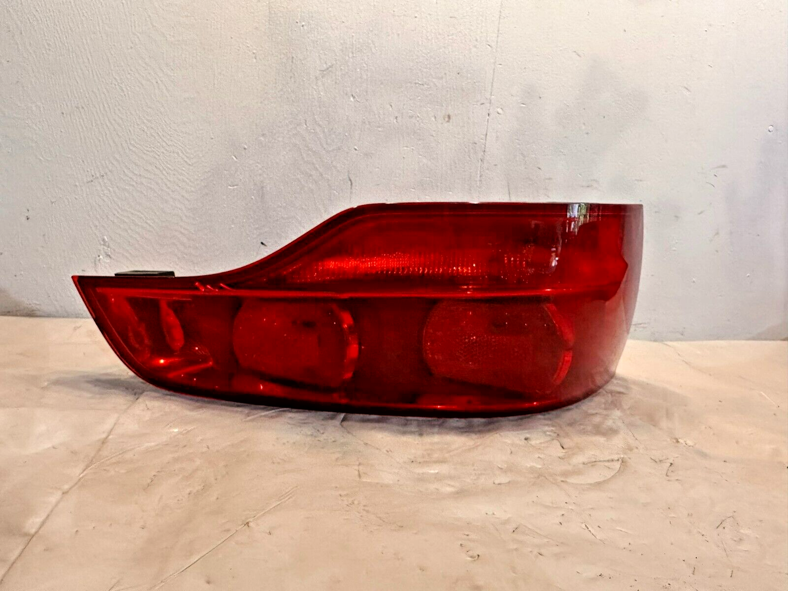 2007-2009 AUDI Q7  REAR LEFT DRIVER SIDE TAIL LIGHT BRAKE STOP LAMP OEM