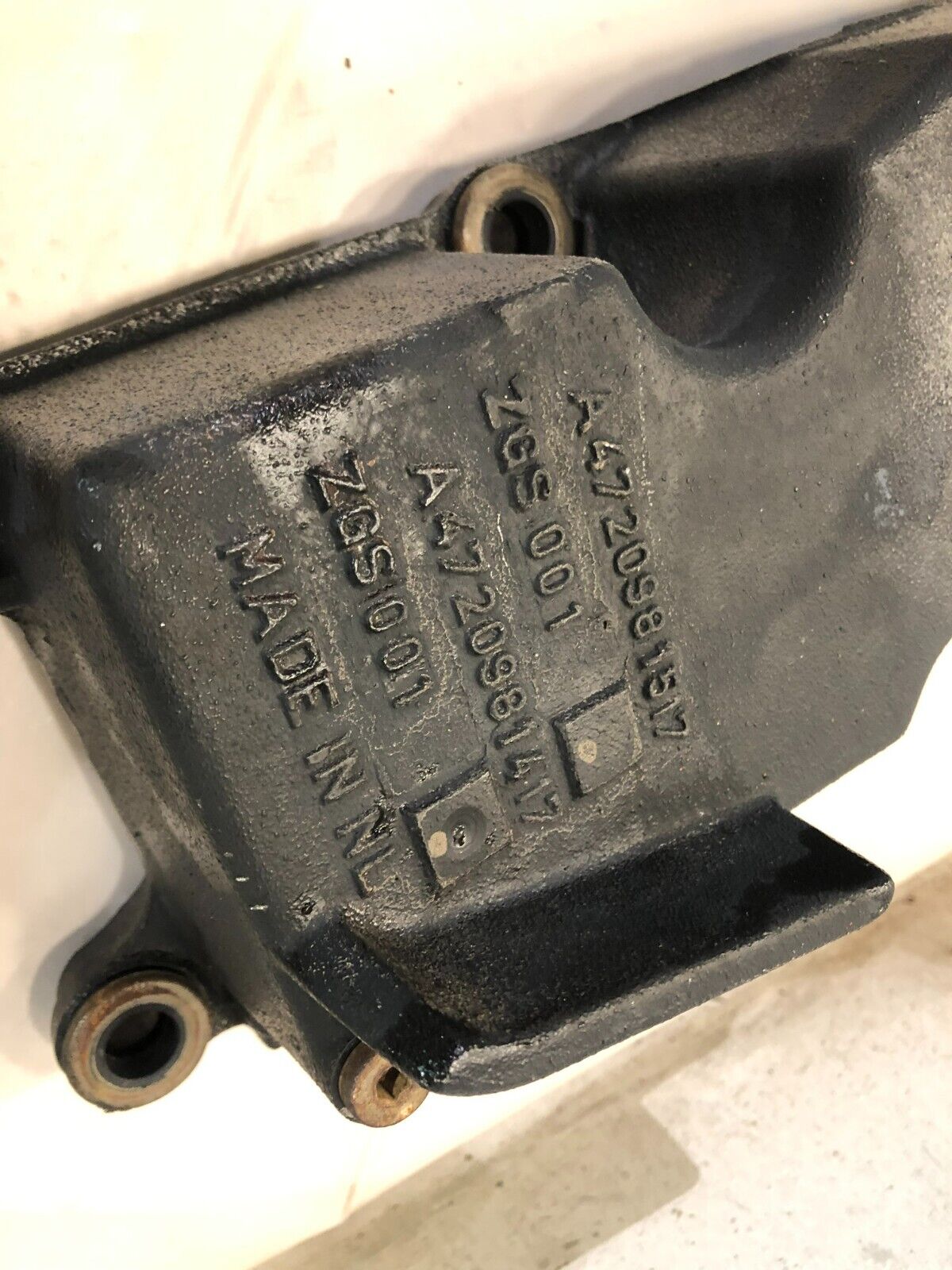 Detroit DD15 Diesel Engine Intake Manifold A4720981517 OEM - 292.5$ Picture 1 of 4 Picture 2 of 4 Picture 3 of 4