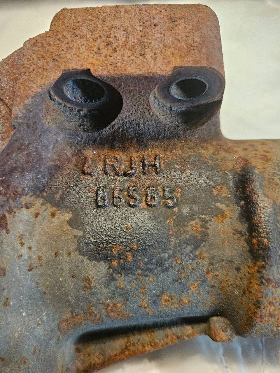 Paccar MX13 Diesel Engine Exhaust Manifold 2118990 OEM 1887510 - 337.5$ Picture 1 of 5 Picture 2 of 5 Picture 3 of 5