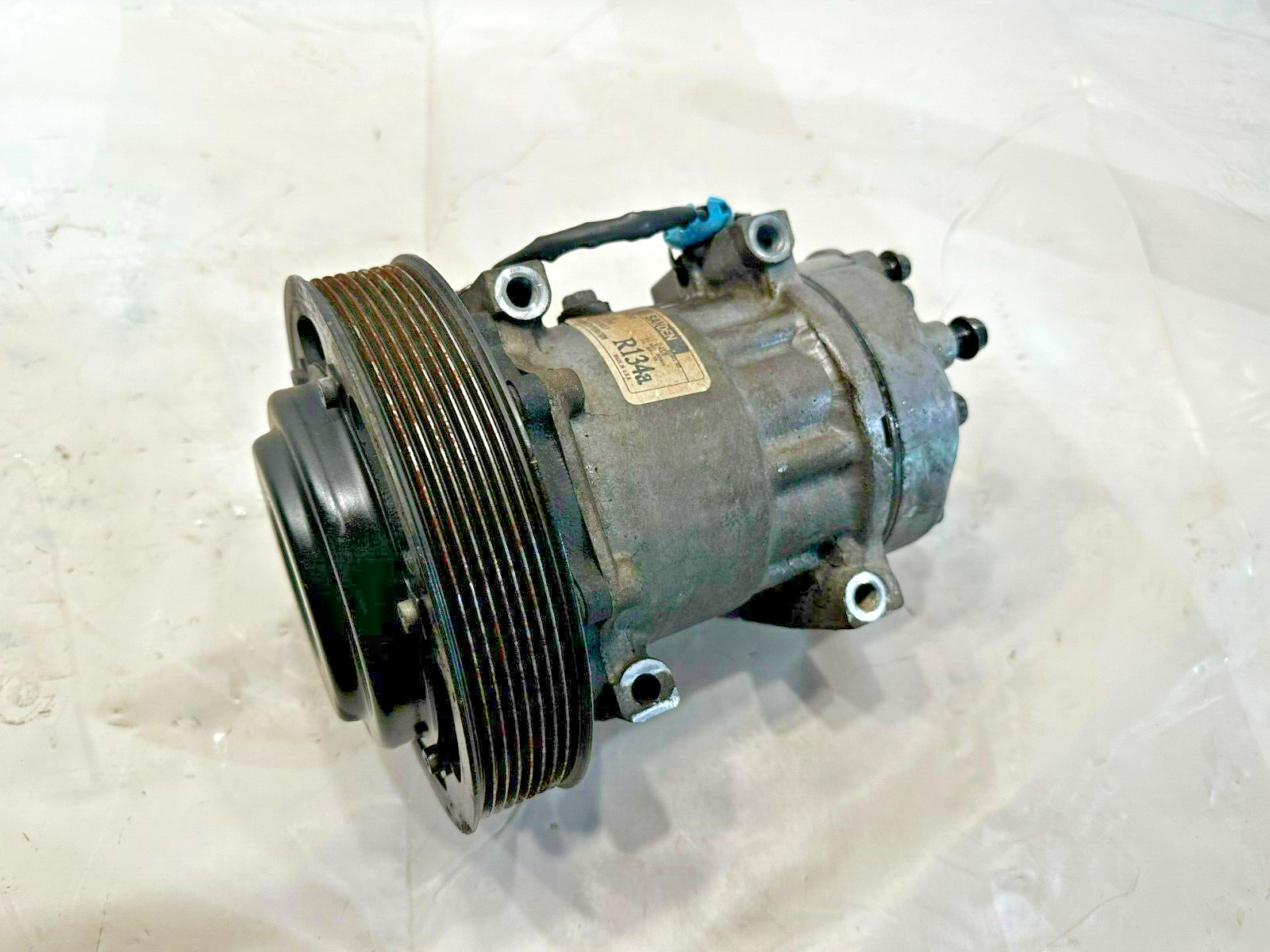 Volvo D13 Mack Diesel Engine A/C compressor Sanden model 4326 OEM 20721587