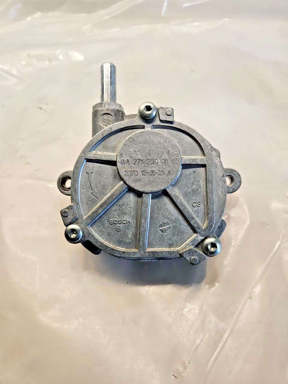 12-15 Mercedes W204 C250 1.8l SLK250 Engine Brake Vacuum Pump 2712301665 OEM