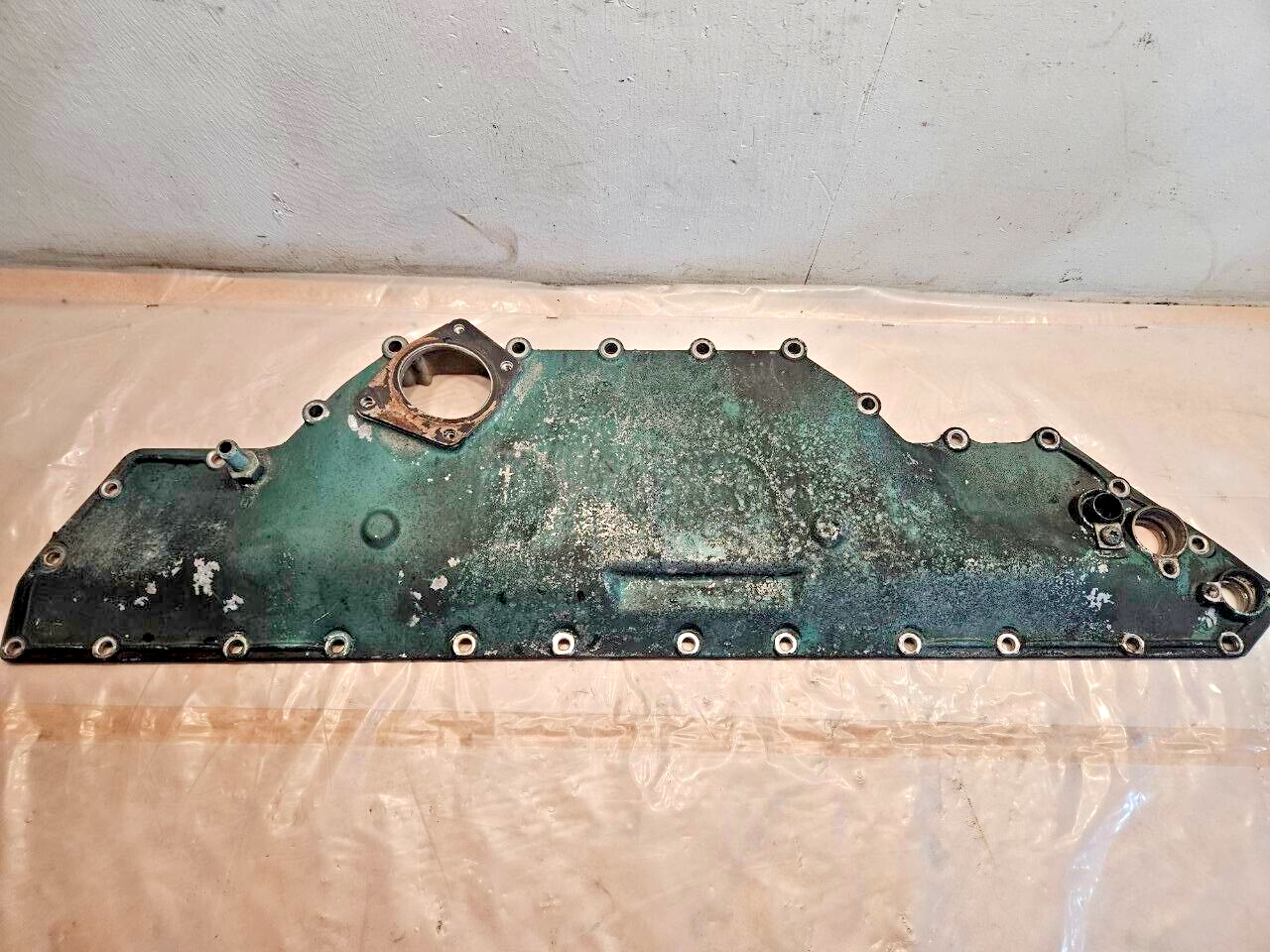 2006 VOLVO D12 DIESEL ENGINE OIL COOLER COVER HOUSING 8148322 OEM  21328908 - 346.5$ Picture 1 of 2