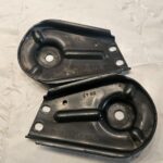 2007-13 MERCEDES S550 W221 REAR SUBFRAME LEFT AND RIGHT SIDE MOUNT BRACKET OEM - 45$ Picture 1 of 4 Picture 2 of 4 Picture 3 of 4 Picture 4 of 4 Picture 1 of 4