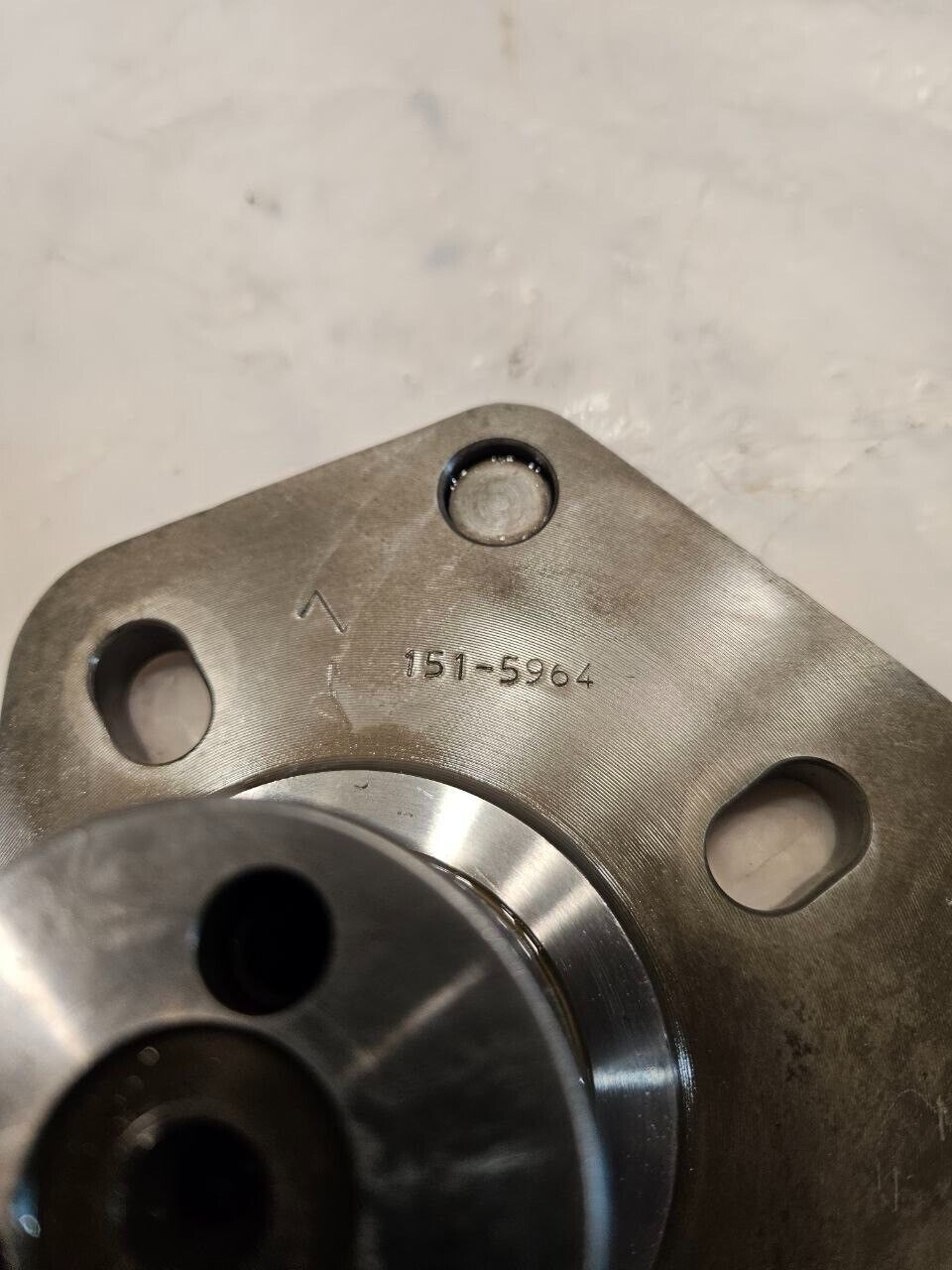 CATERPILLAR CAT C15 DIESEL ENGINE FRONT GEAR STUB SHAFT 151-5964 OEM - 270$ Picture 1 of 5 Picture 2 of 5 Picture 3 of 5 Picture 4 of 5