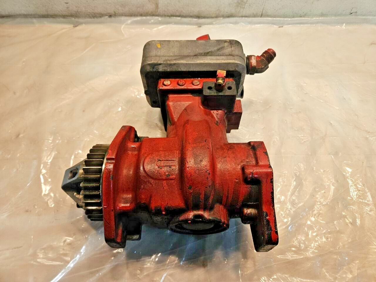 Cummins ISX 15 Diesel Engine Wabco Air Compressor 3687343 OEM 911153019 - 675$ Picture 1 of 7