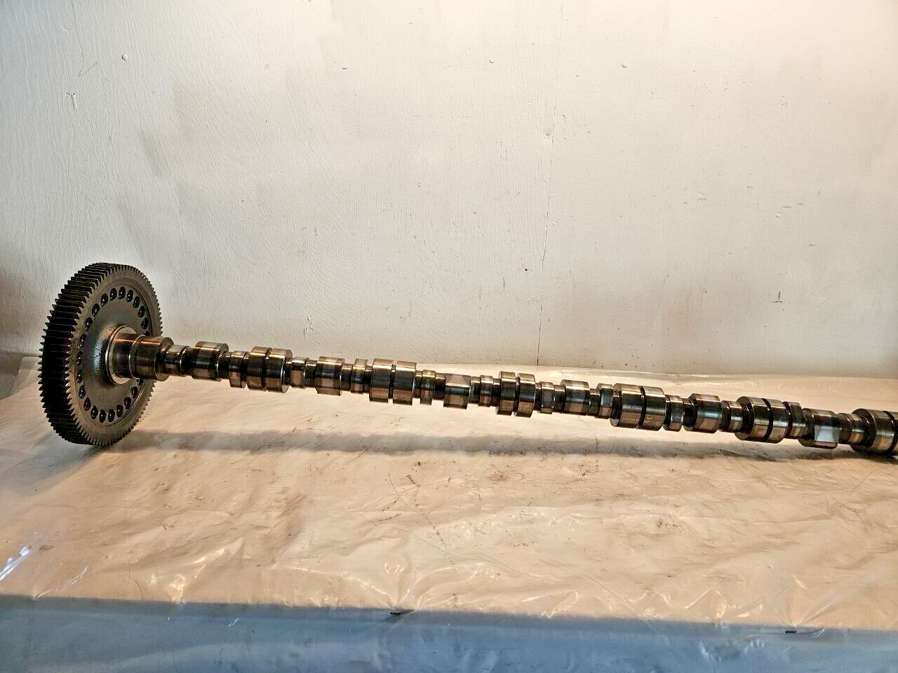 Cummins N14 Plus DIESEL ENGINE CAMSHAFT 3411327 with GEAR OEM