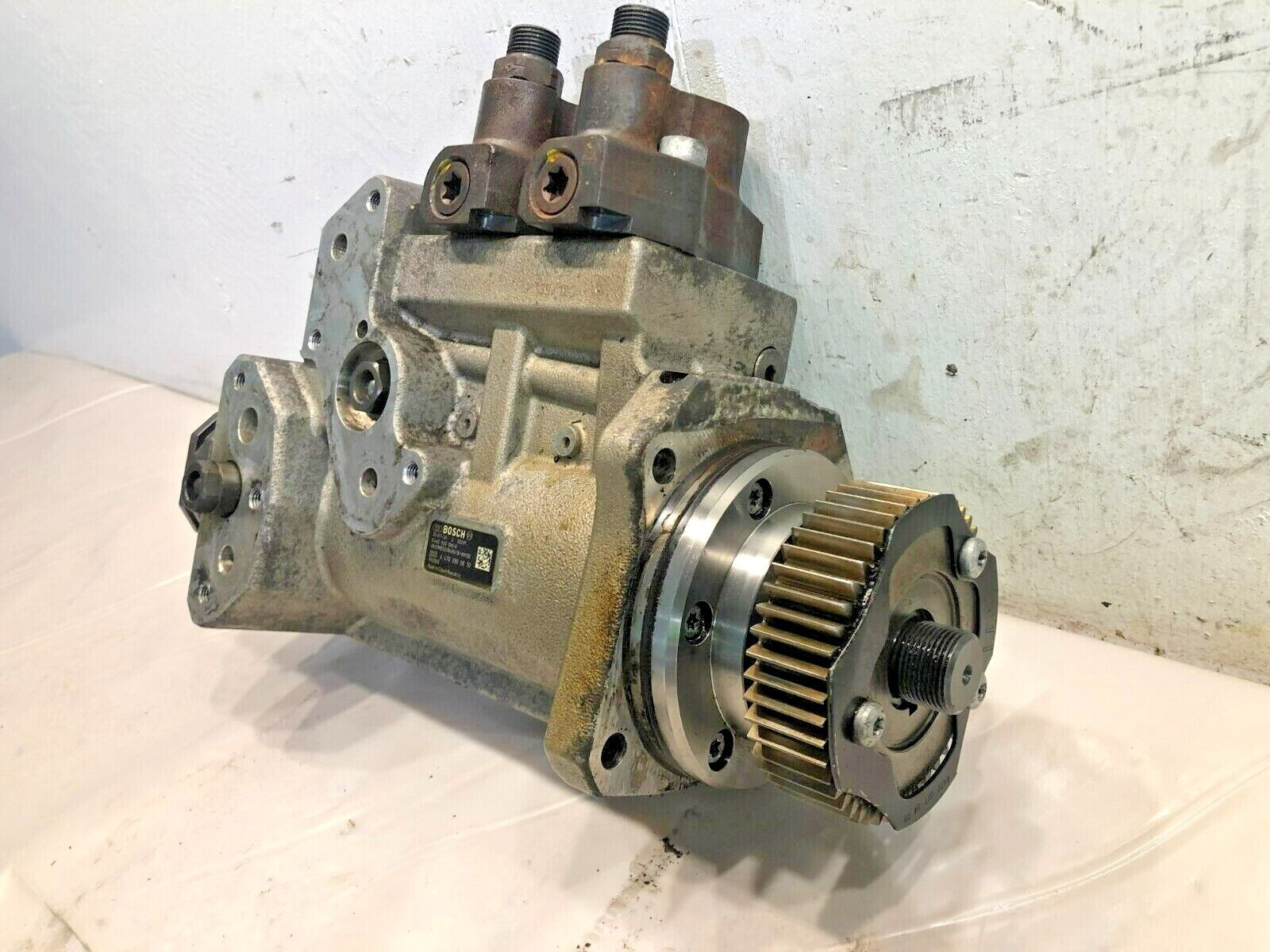 Detroit Diesel DD15 Fuel Injection Pump A4720900850 OEM 0445020190