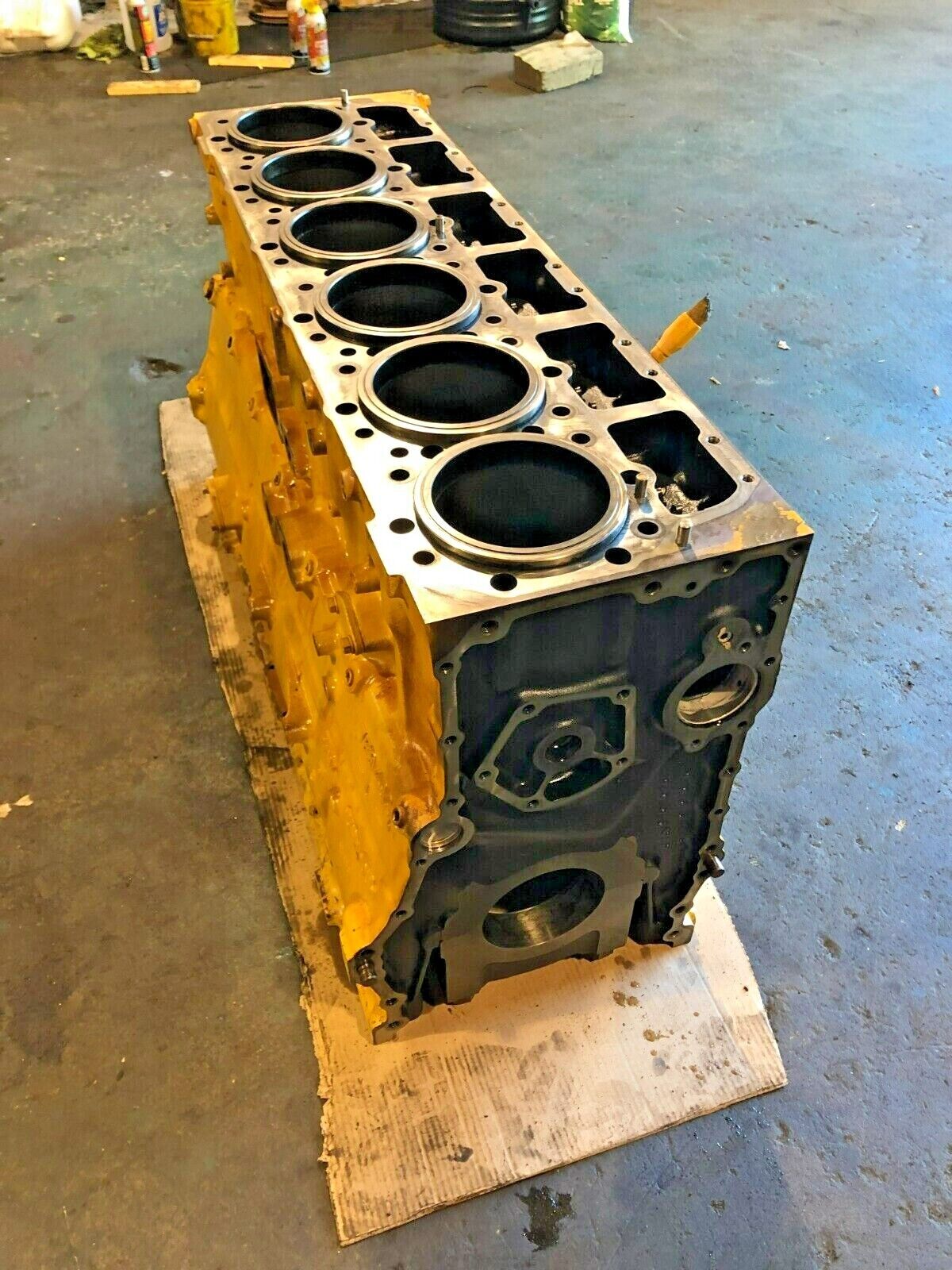 GENUINE CAT CATERPILLAR 3406B DIESEL ENGINE BLOCK 7E9432 OEM - 2350$ Picture 1 of 12 Picture 2 of 12 Picture 3 of 12 Picture 4 of 12 Picture 5 of 12 Picture 6 of 12 Picture 7 of 12 Picture 8 of 12 Picture 9 of 12 Picture 10 of 12 Picture 11 of 12 Picture 12 of 12