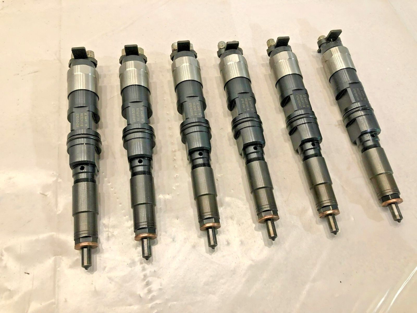 Set of 6 John Deere Diesel Engine 6068 HF485 CR Fuel Injectors RE529118 OEM
