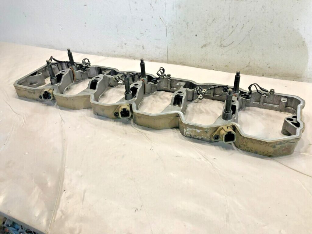 Cummins ISB 6.7 Diesel Engine Valve Cover Rise Plate Rocker Box 4938658 ...