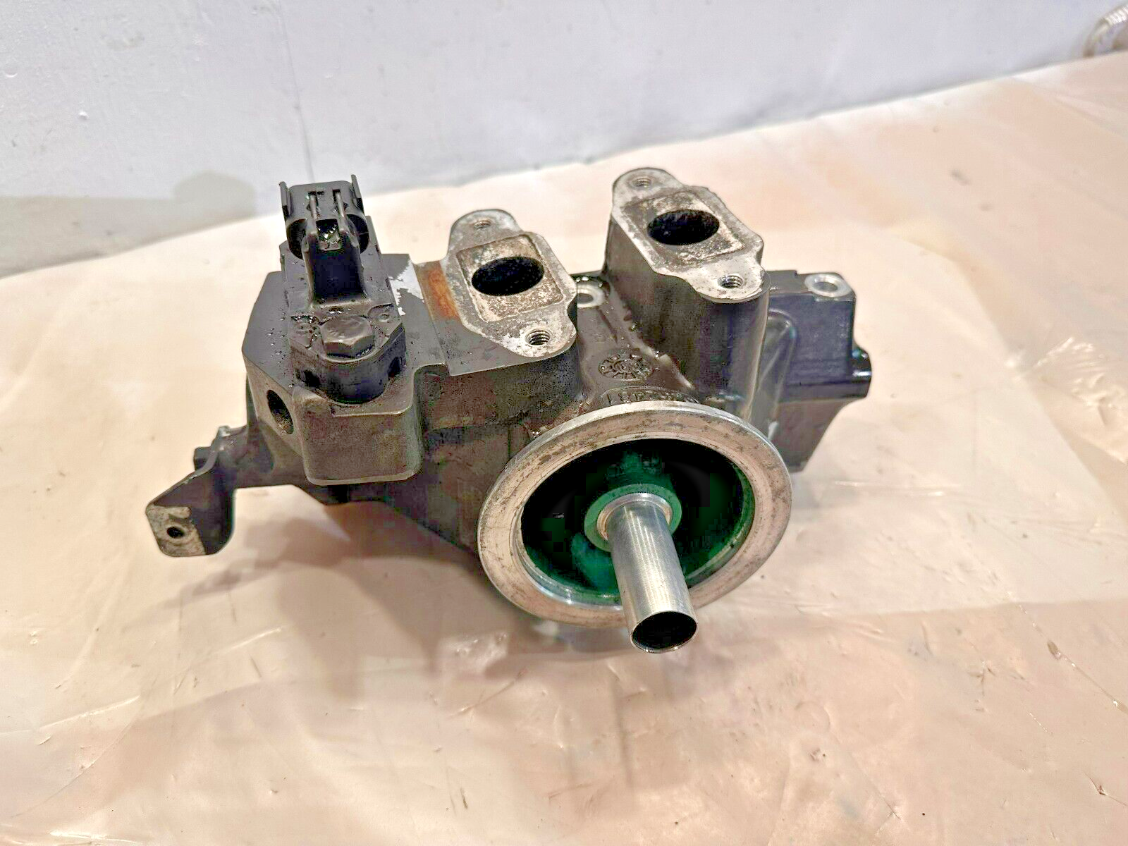 Cummins ISC 8.3 EGR Intake Manifold with DPF Sensor 5262481 4935317 3967749 OEM