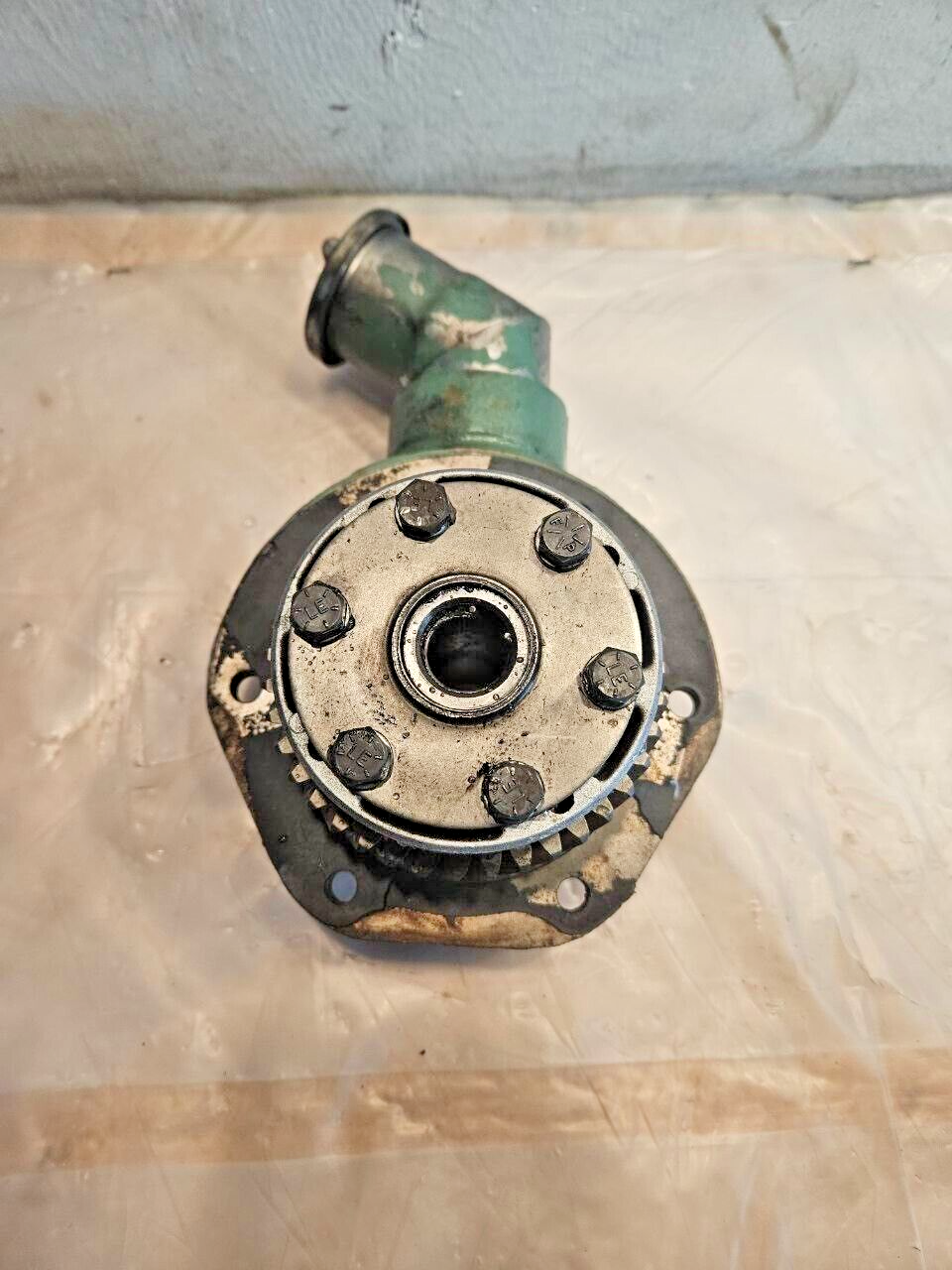 Detroit Diesel 4-71 Engine Blower Drive Gear Assembly 5175031 OEM - 247.5$ Picture 1 of 4 Picture 2 of 4 Picture 3 of 4 Picture 4 of 4