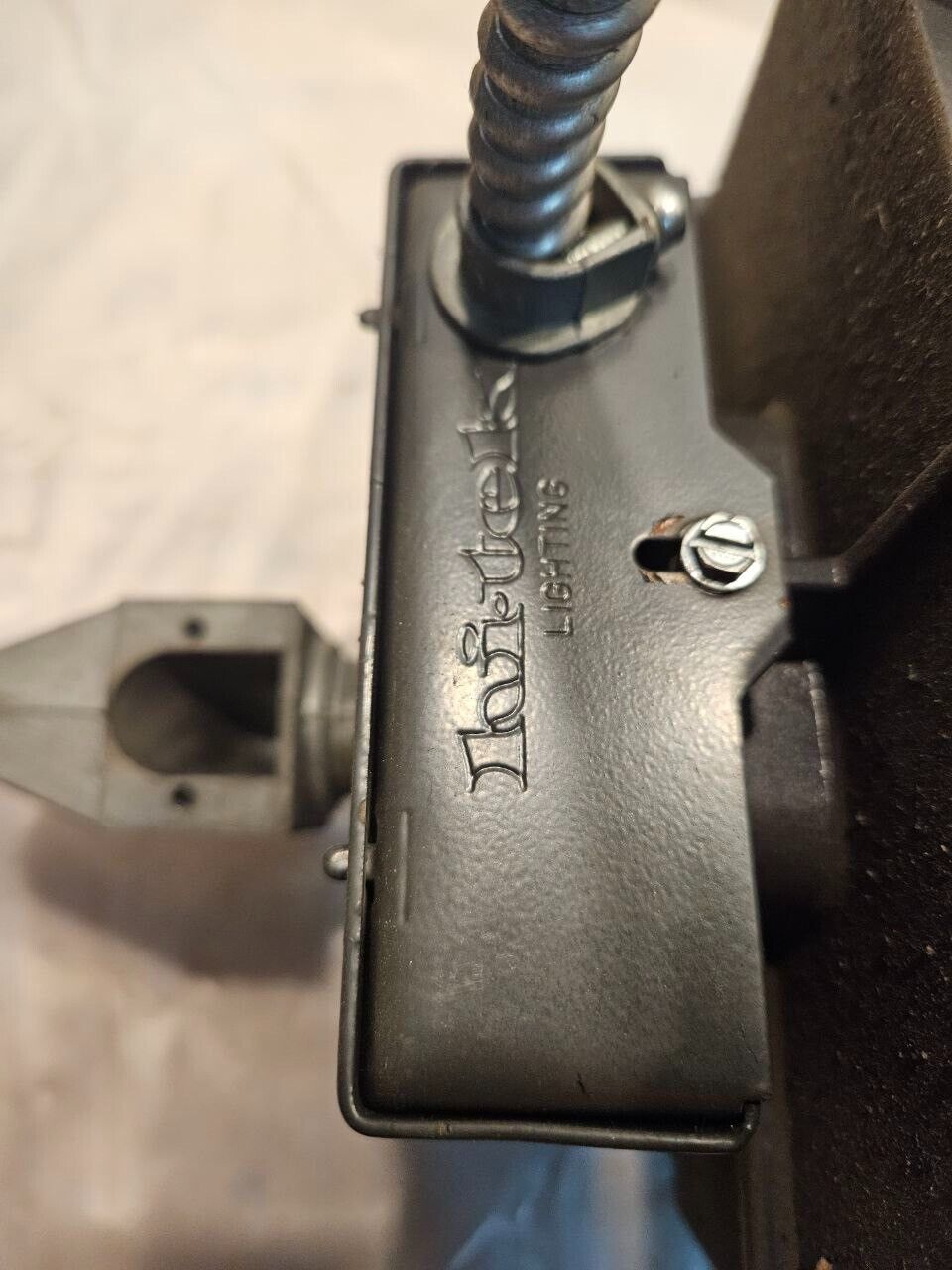 Industrial Warehouse 20000Lum 400W High-Bay Light Fixture M-59 Lamp Set up - 270$ Picture 1 of 6 Picture 2 of 6 Picture 3 of 6 Picture 4 of 6 Picture 5 of 6