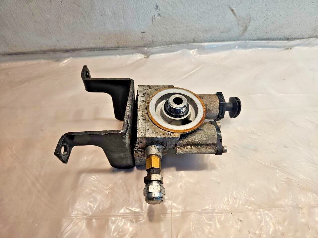 Scania Diesel Engine Fuel Filter Housing 70031300 OEM - 85.5$ Picture 1 of 4